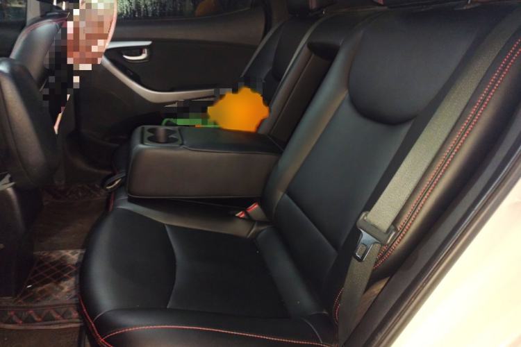 Used Hyundai Elantra (5th Generation / Langdong) 2016 1.6L Manual Luxury Model Interior 4