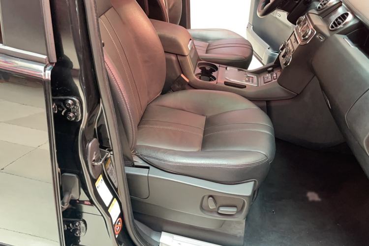 Used Land Rover Discovery 2016 3.0 SC Obsidian Black Heritage Edition SE
