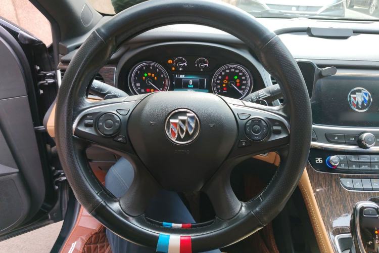 Used Buick LaCrosse 2016 28T Premium Edition Steering Wheel