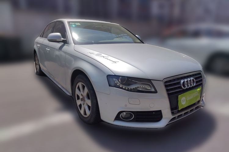 Used Audi A4L 2012 2.0 TFSI automatic standard version Front Right 45 Deg