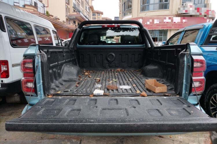 Used Great Wall King Kong Poer 2022 2.0T Manual Diesel Two-Wheel Drive Elite Version with Long Bed GW4D20M
