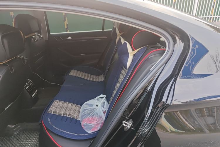 Used Volkswagen Magotan 2020 330TSI DSG Luxury Edition Left Rear Seat