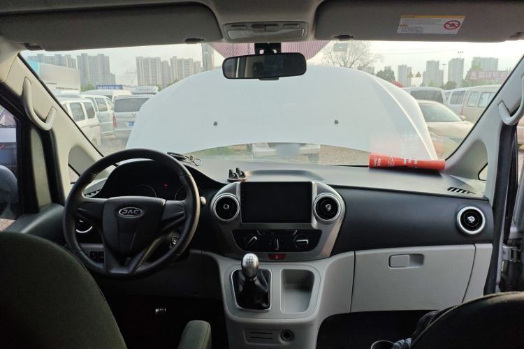 Used JAC Refine M3 2022 PLUS IKEA Edition 1.8L Comfort Version Center Console