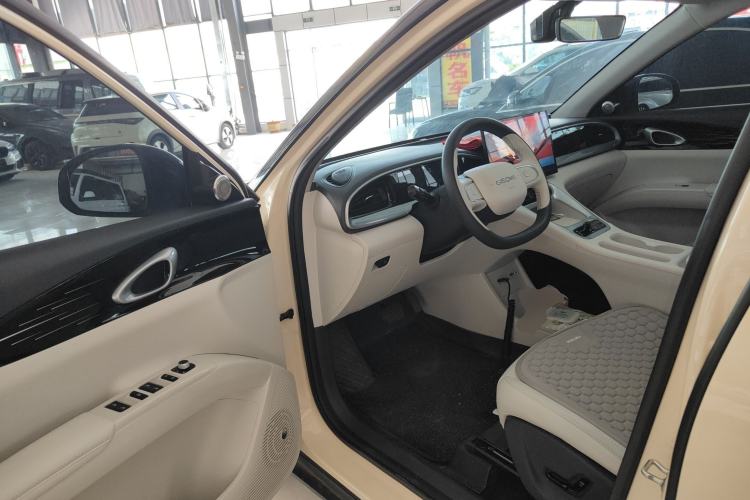 Used Geely Galaxy Geome 2025 UP 410km Exploration Edition Driver Seat