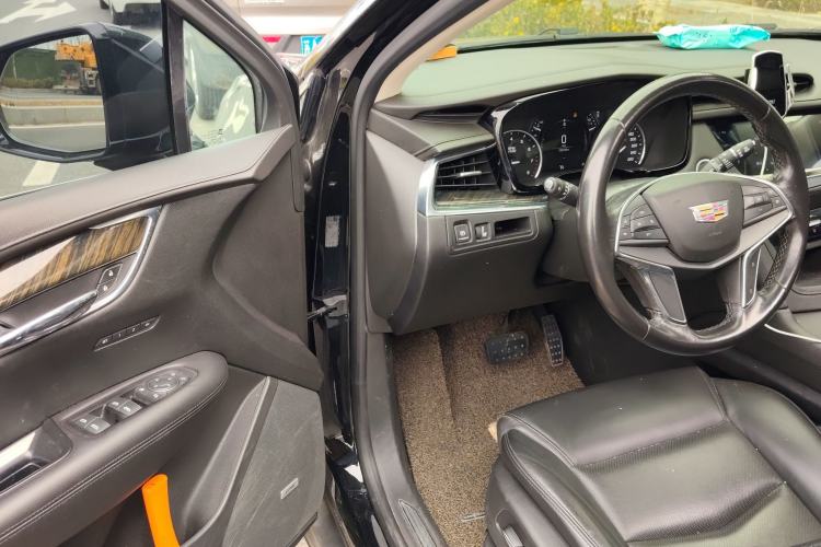 Used Cadillac XT5 2017 Anniversary Edition 28T Four-Wheel Drive Luxury Model