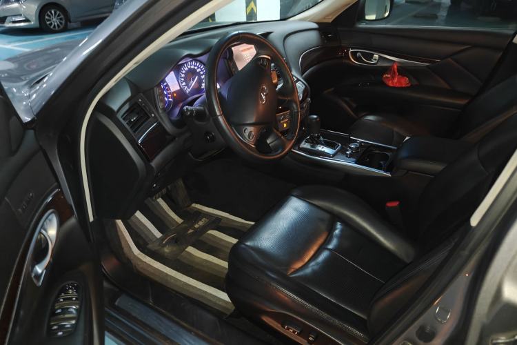 Used Infiniti M Series 2011 M25 Comfort Model