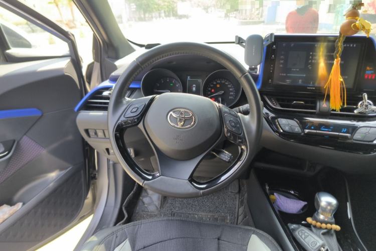 Used Toyota IZOA 2018 2.0L Yichi Edition China V Standard