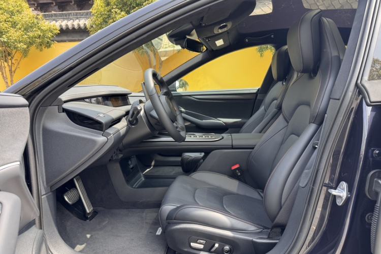 Used Xiaomi Auto SU7 2024 Four-Wheel Drive Ultra-Long Range Advanced Intelligent Driving Max Edition Interior 4