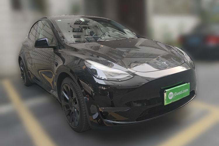 Used Tesla Model Y 2022 Long-Range All-Wheel-Drive Version Front Right 45 Deg