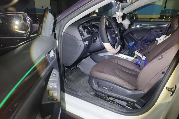 Used Audi A5 2016 Restyled Sportback 45 TFSI Comfort Version Driver Seat