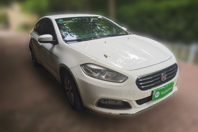 Used Fiat Viaggio 2012 1.4T Manual Enjoyment Edition Front Right 45 Deg