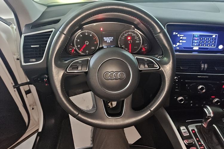 Used Audi Q5 2017 Plus 40 TFSI Technology Model
