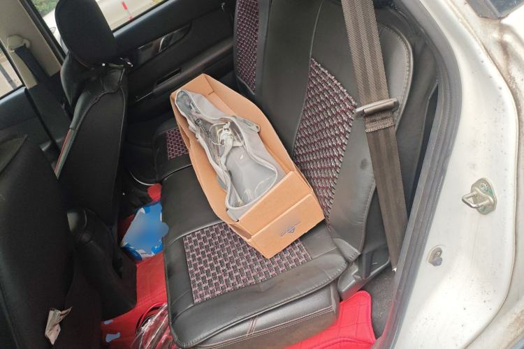 Used HYOSOW S3 2016 1.5L Manual Comfort Version China IV Emission Standard Left Rear Seat