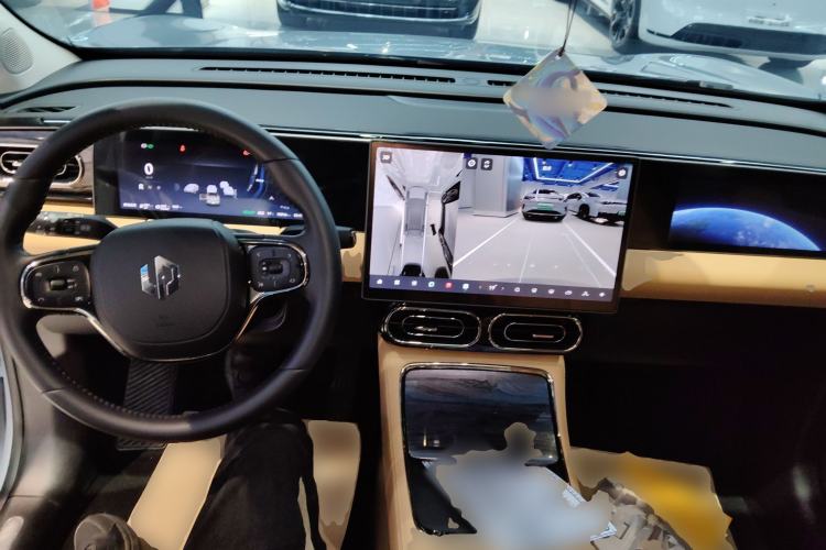 Used Leapmotor C11 2024 Range-Extended 300 Luxury Edition Center Console