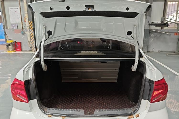 Used Volkswagen Jetta 2017 1.4L Manual Fashion Edition