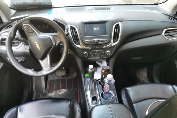 Used Chevrolet Equinox 2019 535T Automatic Lingjie Edition China VI Standard Center Console