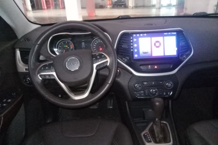 Used Jeep Cherokee 2017 2.0L Superior Edition Steering Wheel