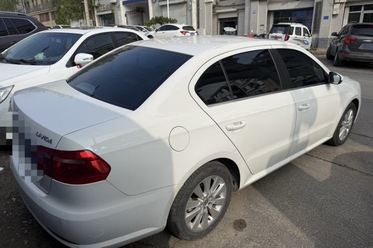 Used Volkswagen Lavida 2013 Restyled Classic 1.6L Automatic Comfort Edition Exterior 2