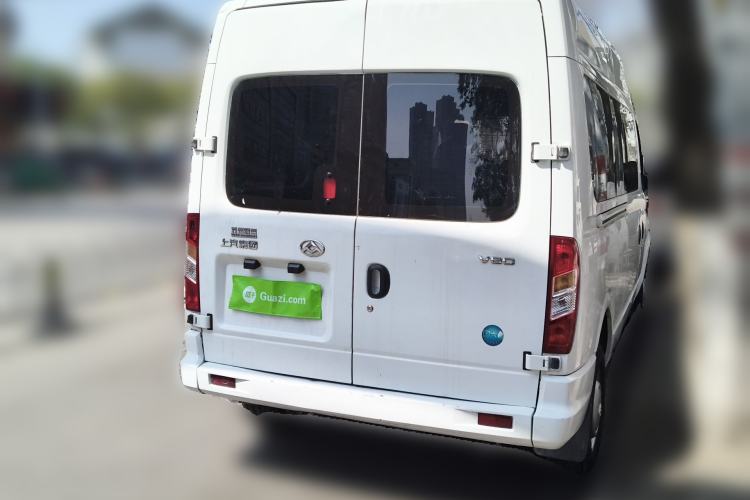 Used SAIC MAXUS Xintu V80 2023 2.0T Manual Classic Aoyuntong Long Wheelbase Mid-Height 6/7/8/9-Seater
