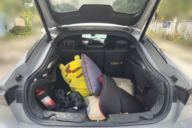 Used Changan UNI-V 2022 1.5T Prestige Version