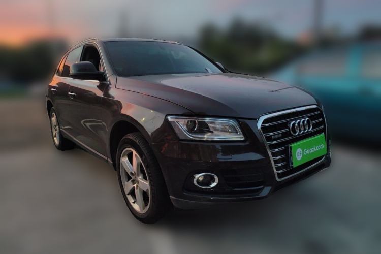 Used Audi Q5 2016 40 TFSI Technology Edition Front Right 45 Deg