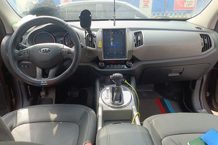 Used Kia Sportage R 2015 2.0L Automatic Two-Wheel Drive DLX Model Center Console