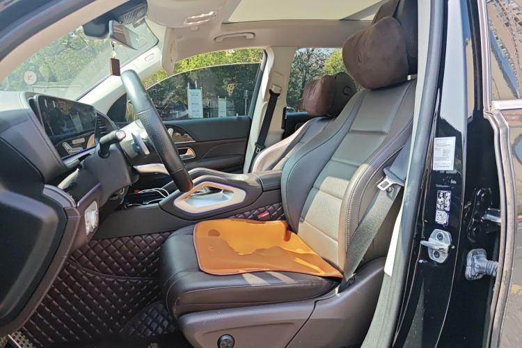 Used Mercedes-Benz GLS 2022 Second Facelift GLS 450 4MATIC Stylish Version Left Front Seat