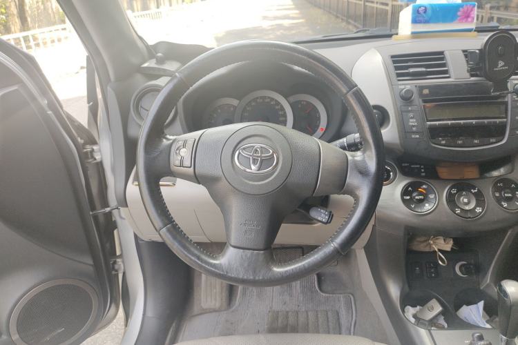 Used Toyota RAV4 2009 2.4L Automatic Luxury Edition
