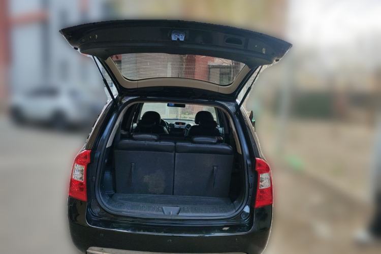 Used Kia Carens 2011 2.0L 7-Seater Automatic Standard Edition Trunk