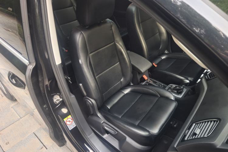 Used Volkswagen Sharan 2013 1.8TSI Standard Model
