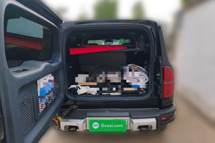 Used Formula Leopard 5 2023 Navigator Edition Trunk