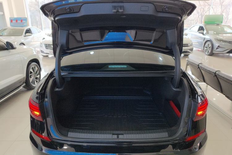 Used Volkswagen Passat 2019 330TSI Luxury Edition China VI Standard Trunk