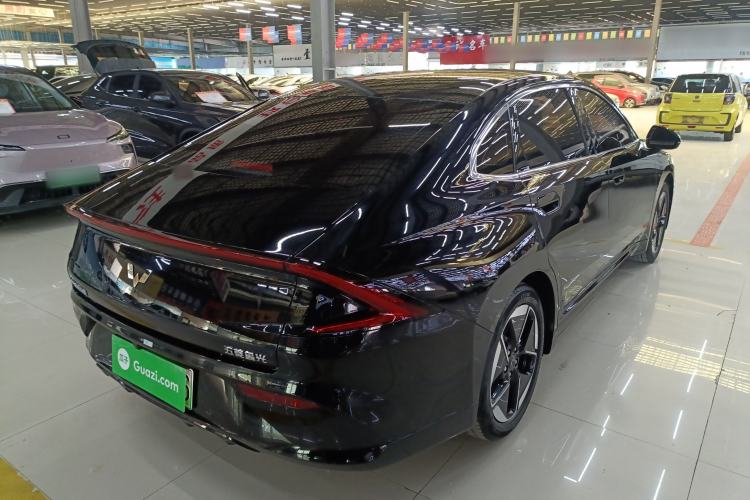 Used Wuling Xingguang 2024 Co-Creation Edition 510 Advanced Model Rear Right 45 Deg