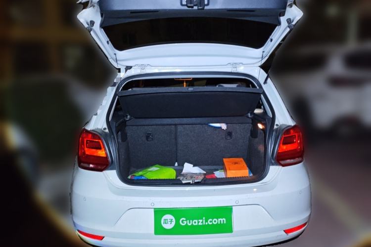 Used Volkswagen Polo 2016 1.6L Automatic Comfort Model
