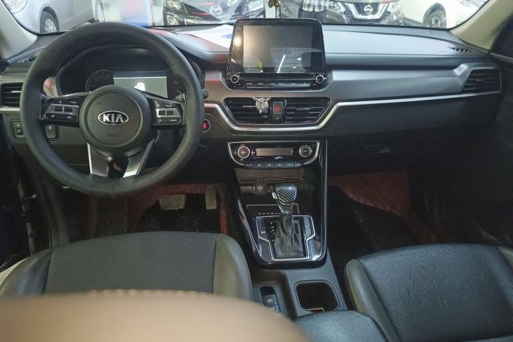 Used Kia Sportage R 2019 2.0L Automatic Smart Luxury Edition Center Console