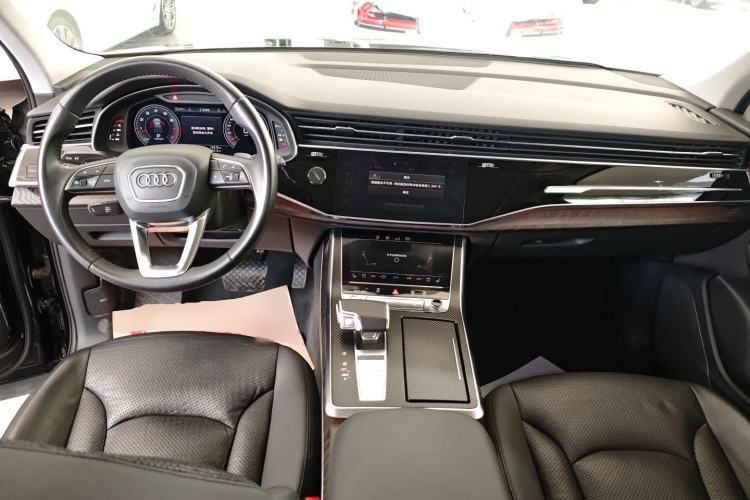 Used Audi Q7 2020 55 TFSI quattro S line sports model
