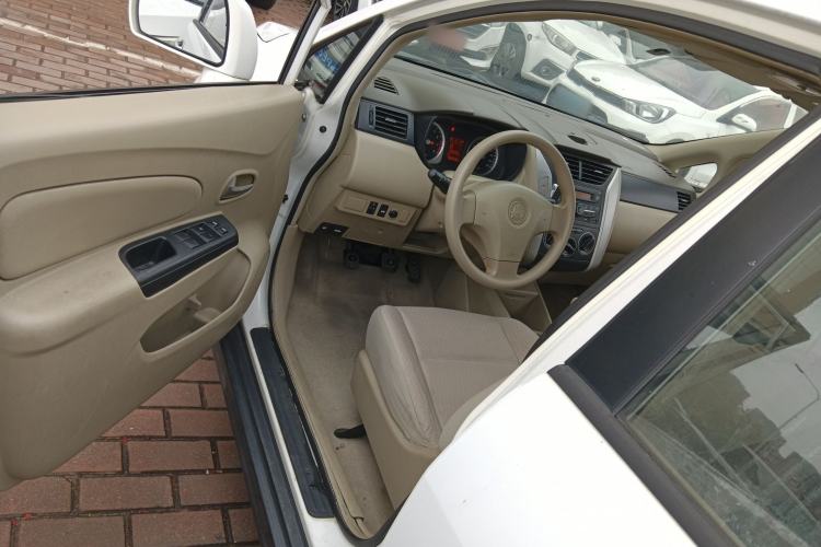 Used Venucia D50 2016 1.6L Manual Elite Edition Driver Seat