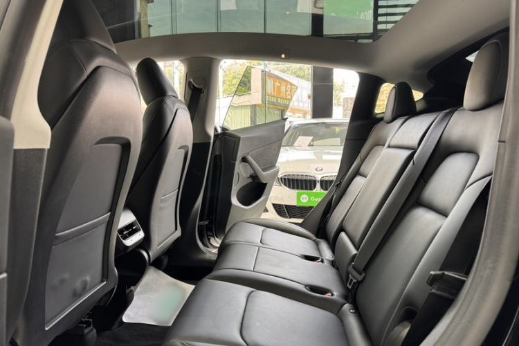 Used Tesla Model Y 2023 Long-Range All-Wheel-Drive Version