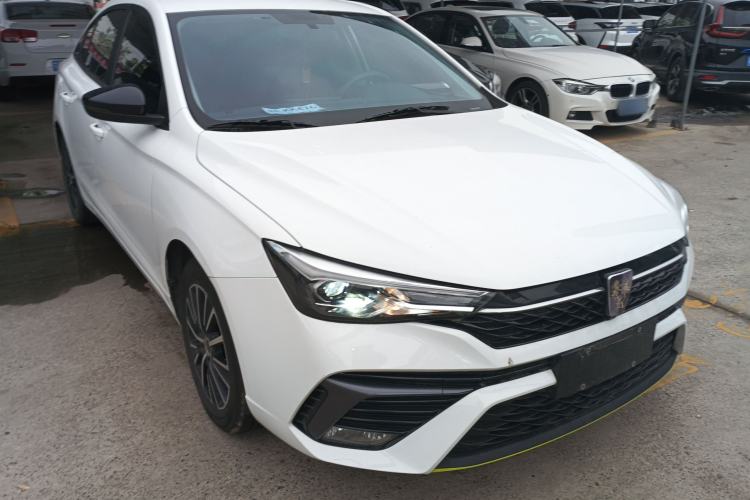 Used Roewe i5 2021 1.5L CVT Platinum Edition Front Right 45 Deg