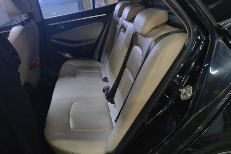 Used Bestune B70 2014 2.0L automatic luxury version