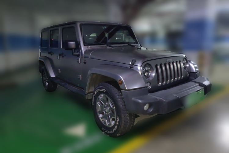 Used Jeep Wrangler 2015 3.0L Sahara Four-Door Comfort Edition Front Right 45 Deg