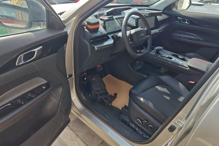 Used CHANGAN OSHAN Z6 2022 Blue Whale 1.5T DCT Smart Navigation Model