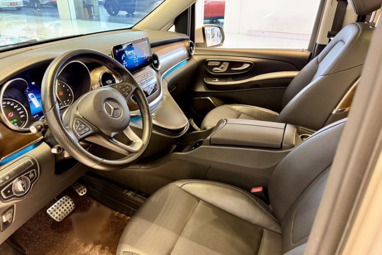 Used Mercedes-Benz V-Class 2021 V 260 L Long-wheelbase Luxury Edition