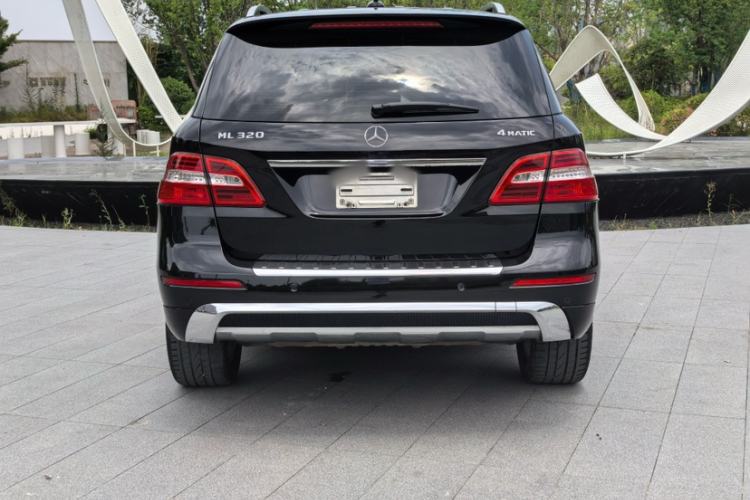 Used Mercedes-Benz M-Class 2014 ML 320 4MATIC Exterior 8