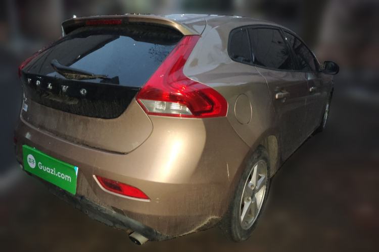 Used Volvo V40 2016 T3 Zhiyi Edition Rear Right 45 Deg