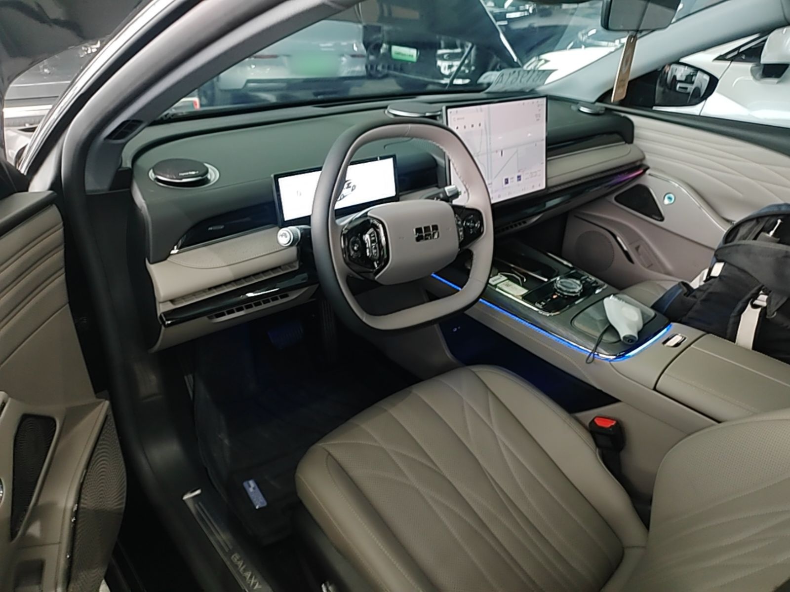 Geely Galaxy 8 2025 60km EM-i Luxury Edition - Luxury Enjoyment — снимка 18
