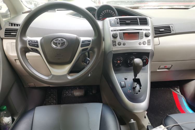 Used Toyota Verso 2014 Starlight 180E CVT Elite Edition
