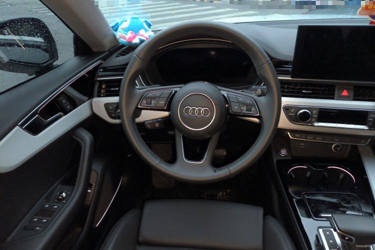 Used Audi A5 2024 Sportback 40 TFSI quattro Luxury Dynamic Model Steering Wheel