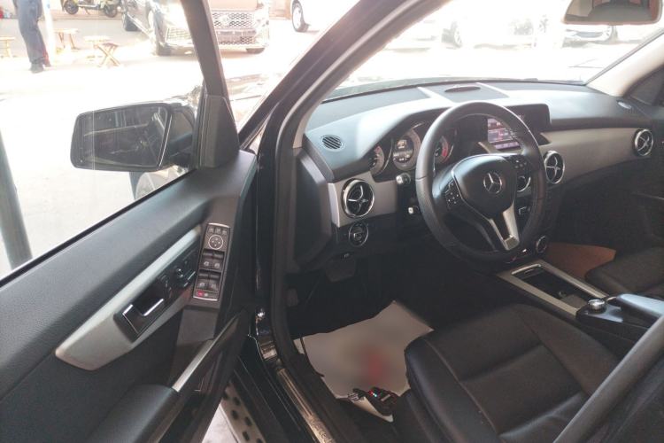 Used Mercedes-Benz GLK-Class 2013 GLK 300 4MATIC Dynamic Sunroof Model
