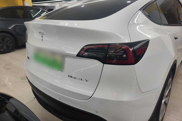 Used Tesla Model Y 2022 Long-Range All-Wheel-Drive Version
